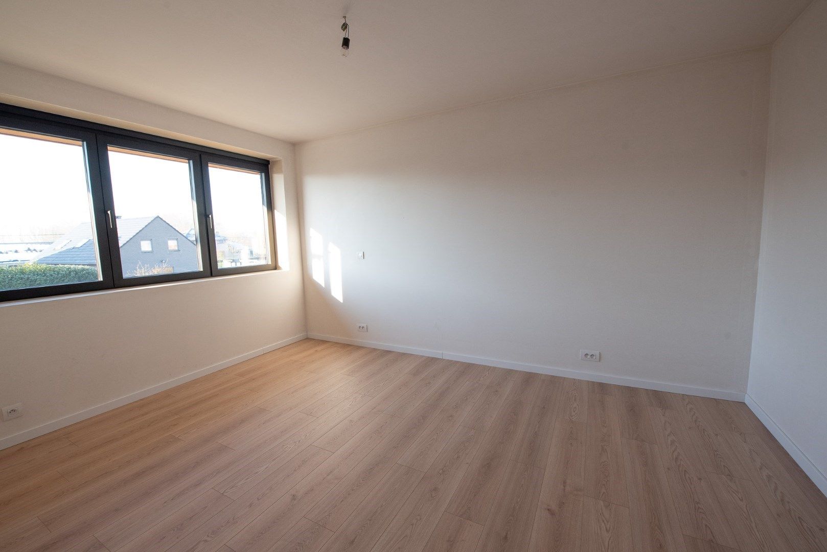 Nieuwbouwwoning met garage in Olsene foto 13