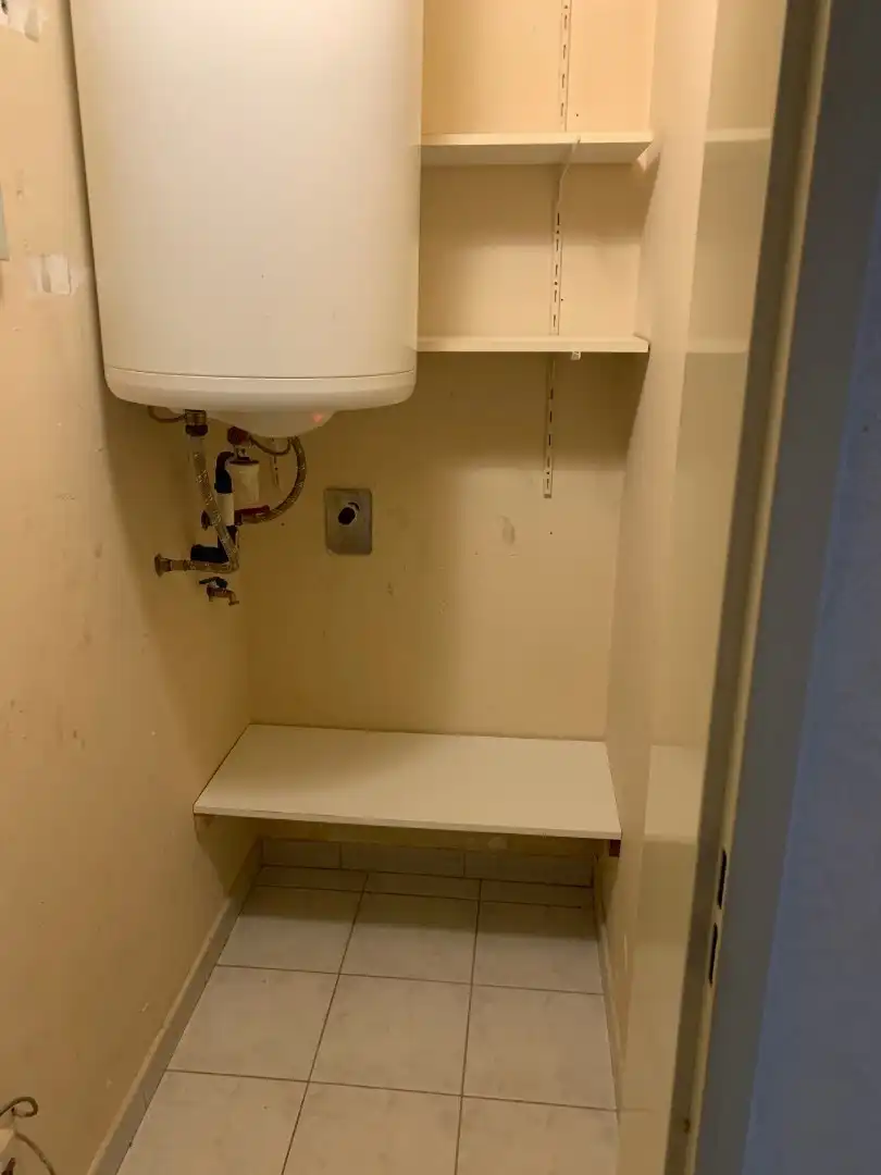 Ongemeubeld appartement met 1 slaapkamer - vlakbij alle winkels foto 6