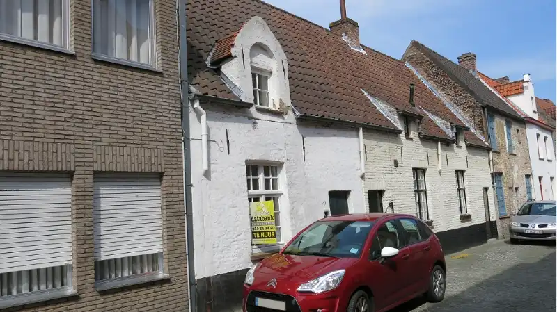 Gerenoveerde woning met TERRAS te huur in Centrum Brugge foto 9