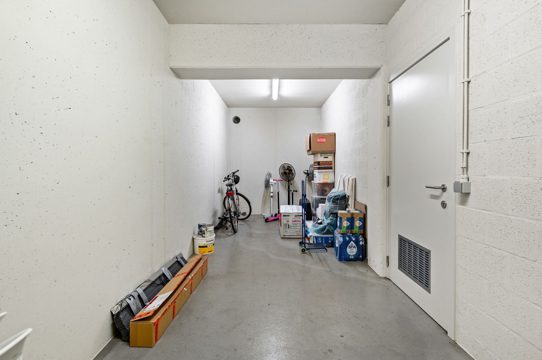 Luxe gelijkvloersapp. met ondergrondse parking en tuin. foto 33