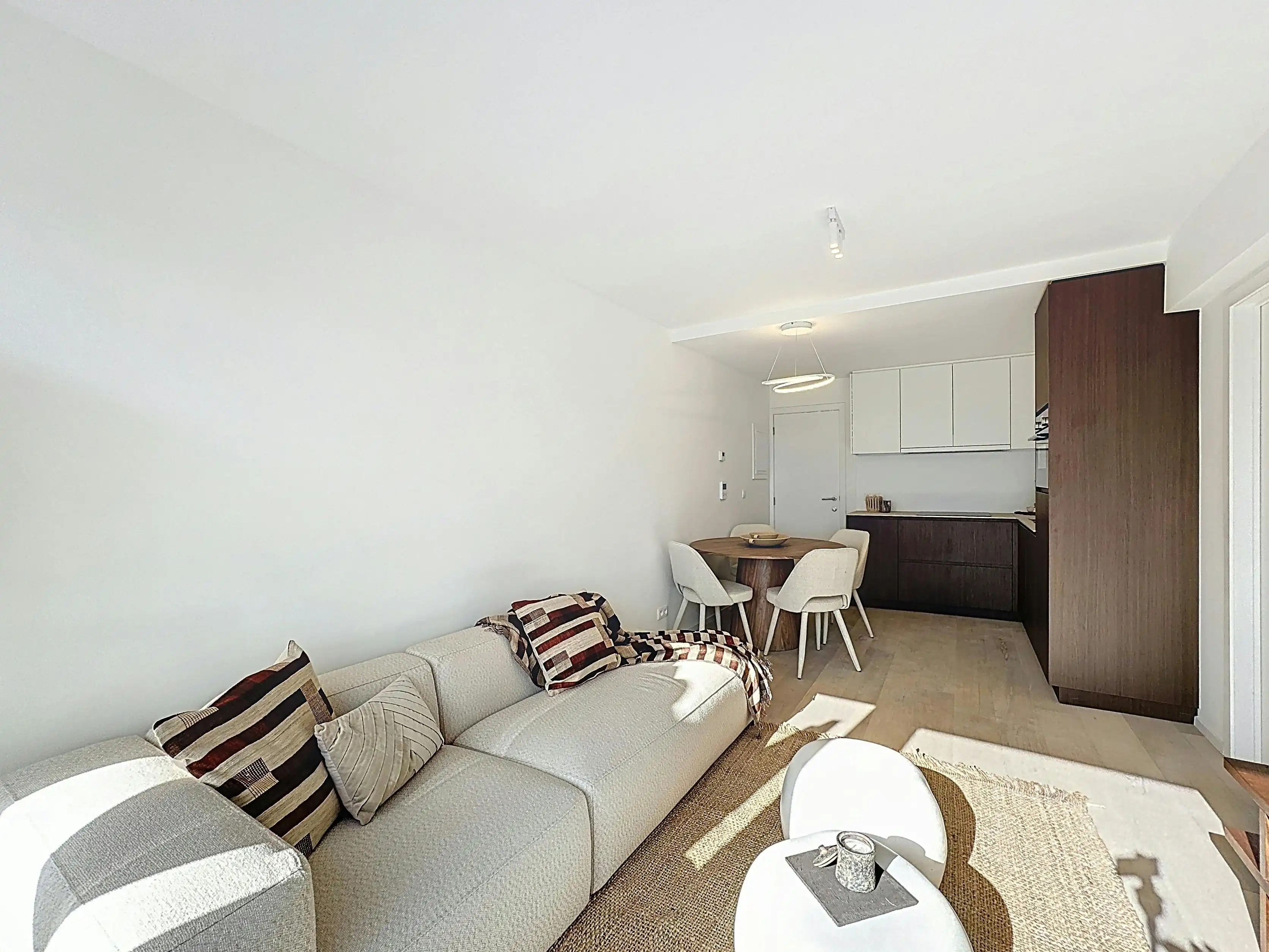 Knap appartement vlakbij het Heldenplein in Heist te koop foto 4