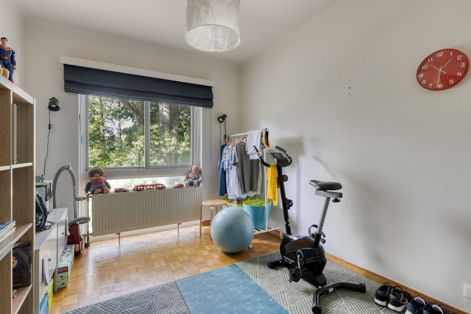 Riant 2-slp appartement met kelder en autostnplts foto 11