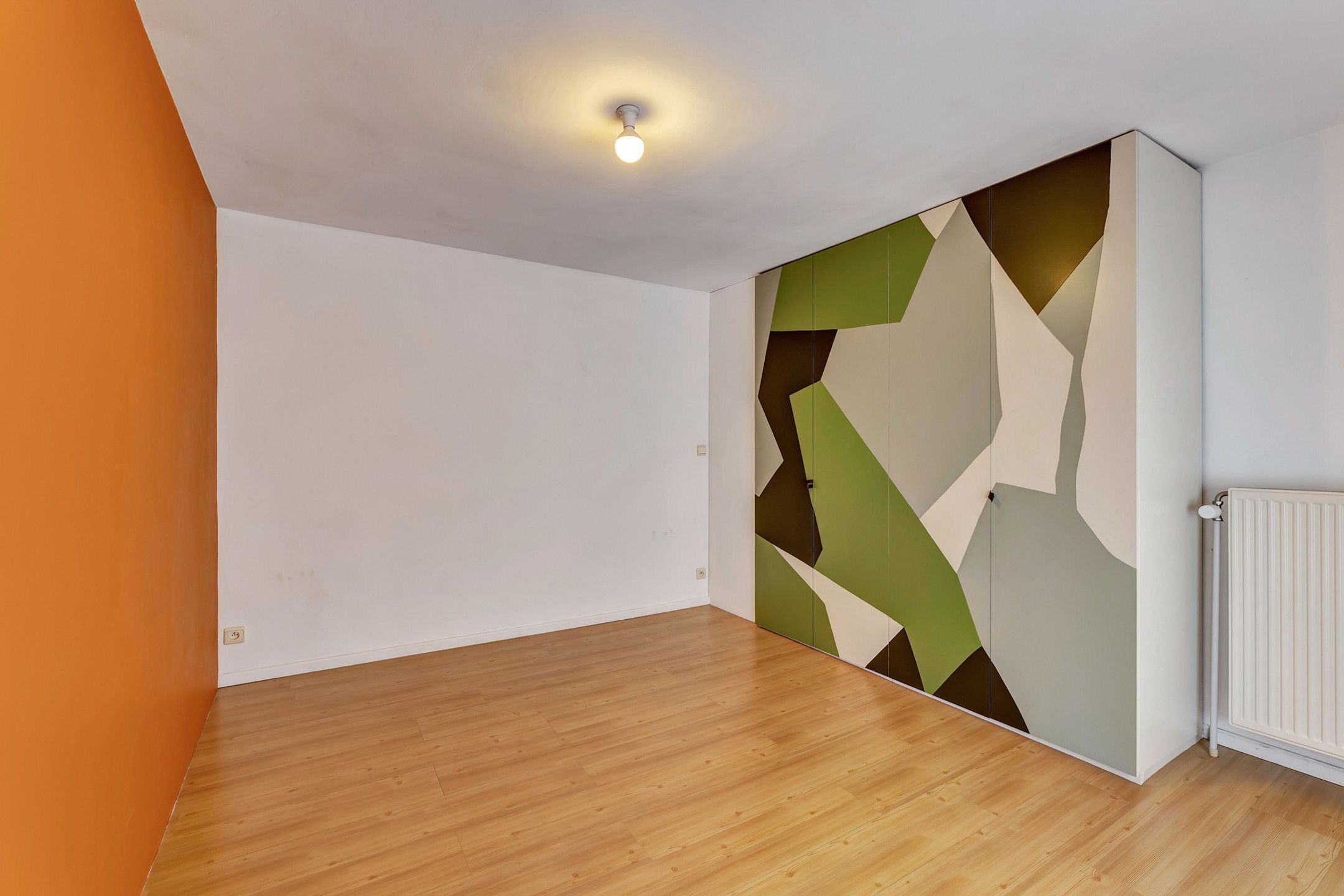 Instapklare woning met garage en tuin nabij station foto 13