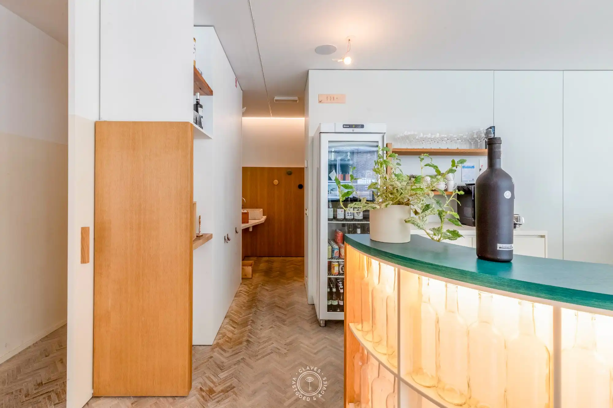 Veelzijdig en instapklaar handelspand met veel potentieel op een topligging foto 9