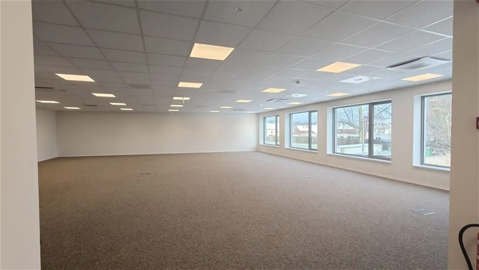 Nieuwbouw kantoren op strategische locatie in Destelbergen foto 5