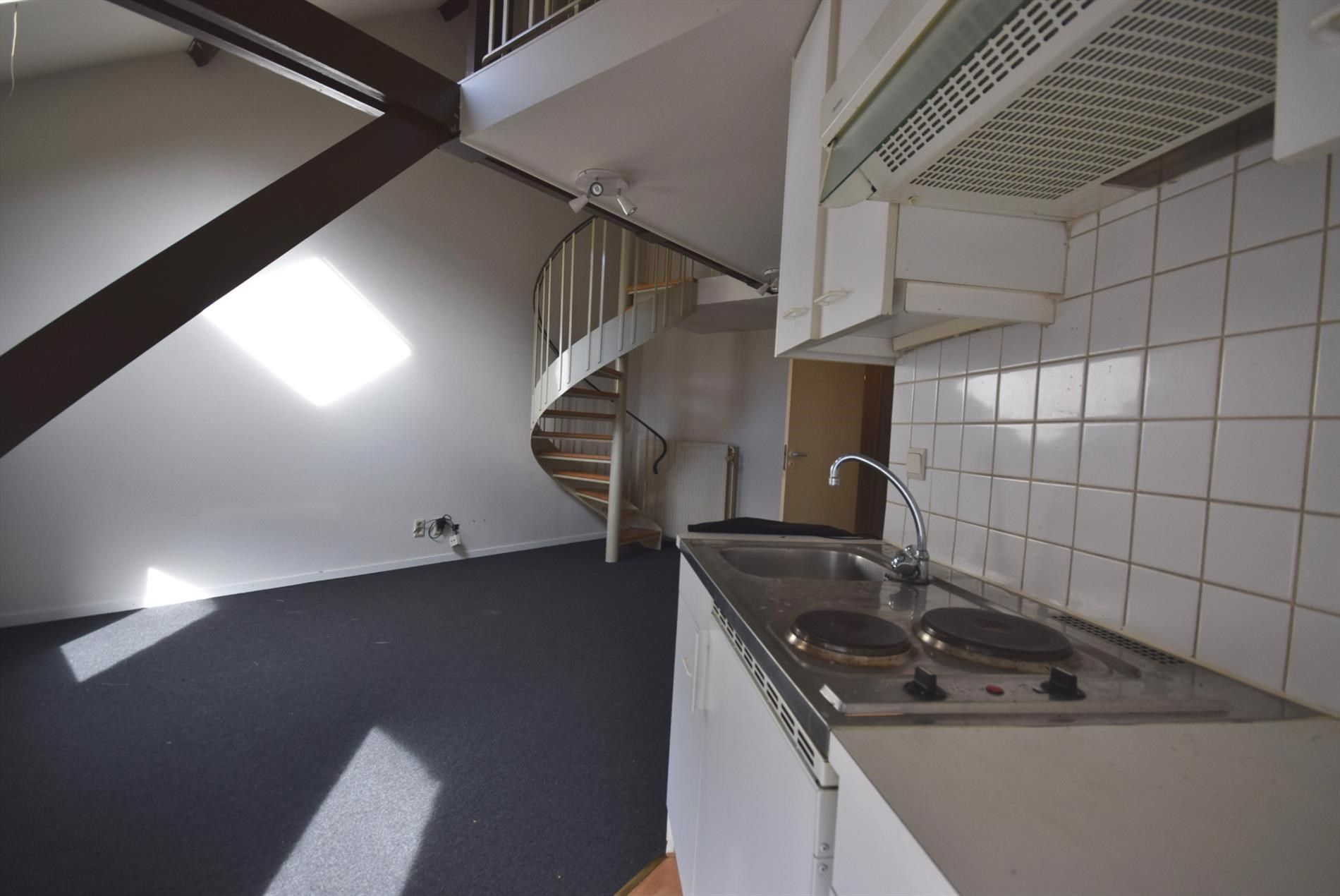 EENSLAAPKAMER DAKAPPARTEMENT IN STADSCENTRUM ROESELARE  foto 5