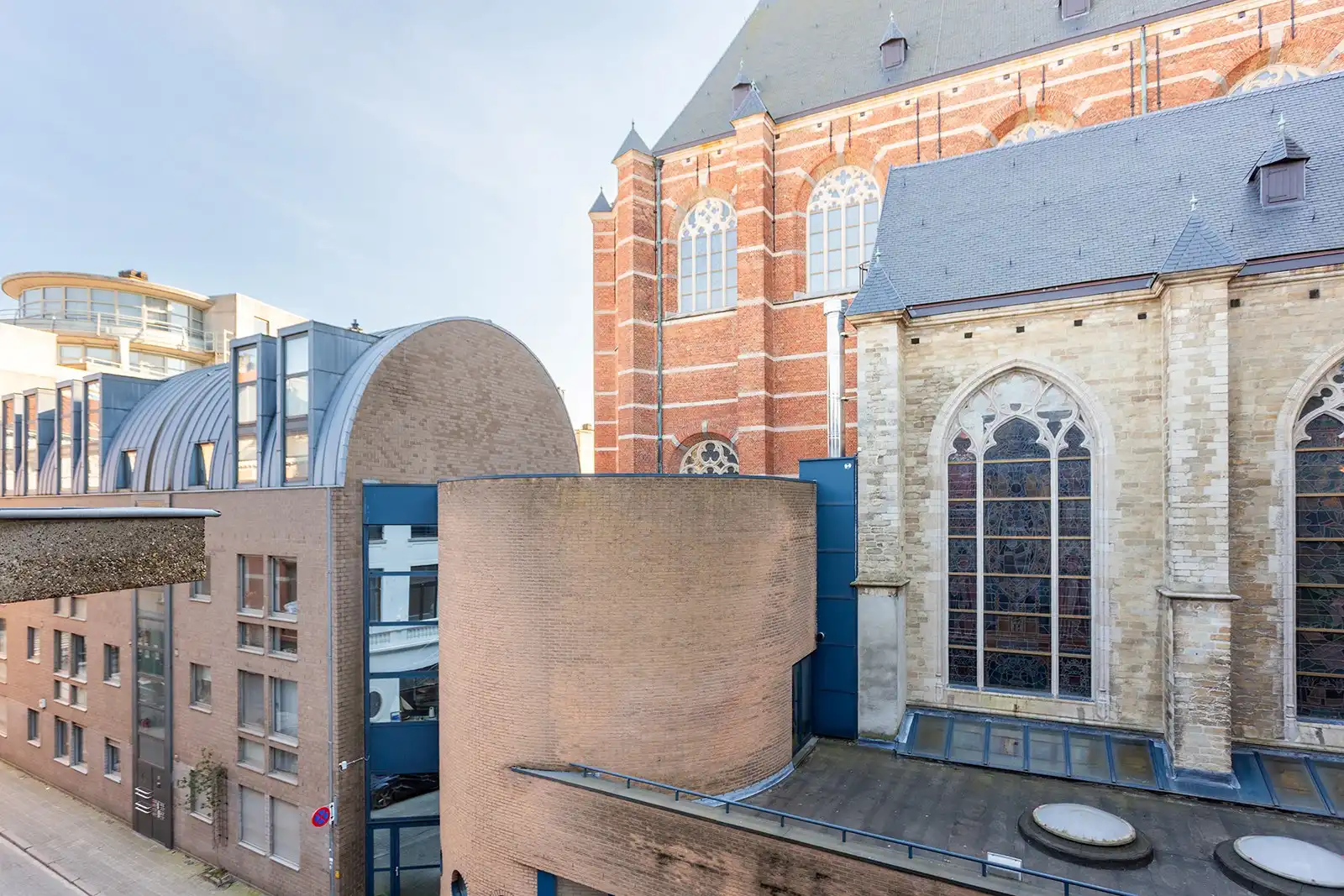 Ruime te renoveren woning met tuin en garage foto 10