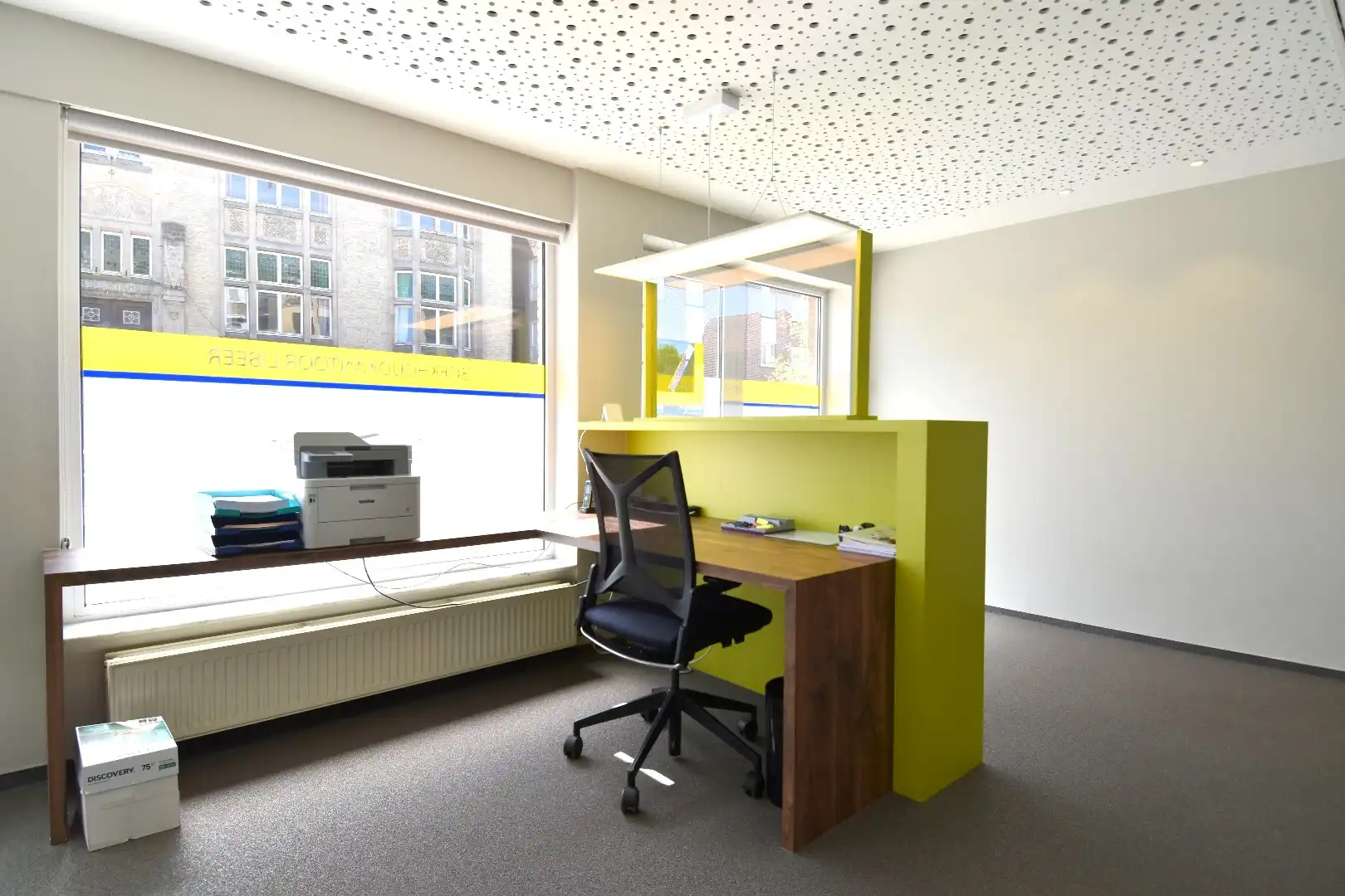 Instapklare kantoorruimte (109 m²) te koop in het centrum van Lauwe foto 2