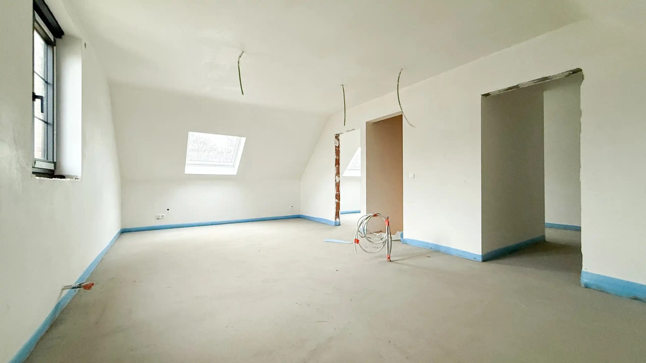 Volledig afgewerkte landelijke woning aan 2% Registratie! foto 24