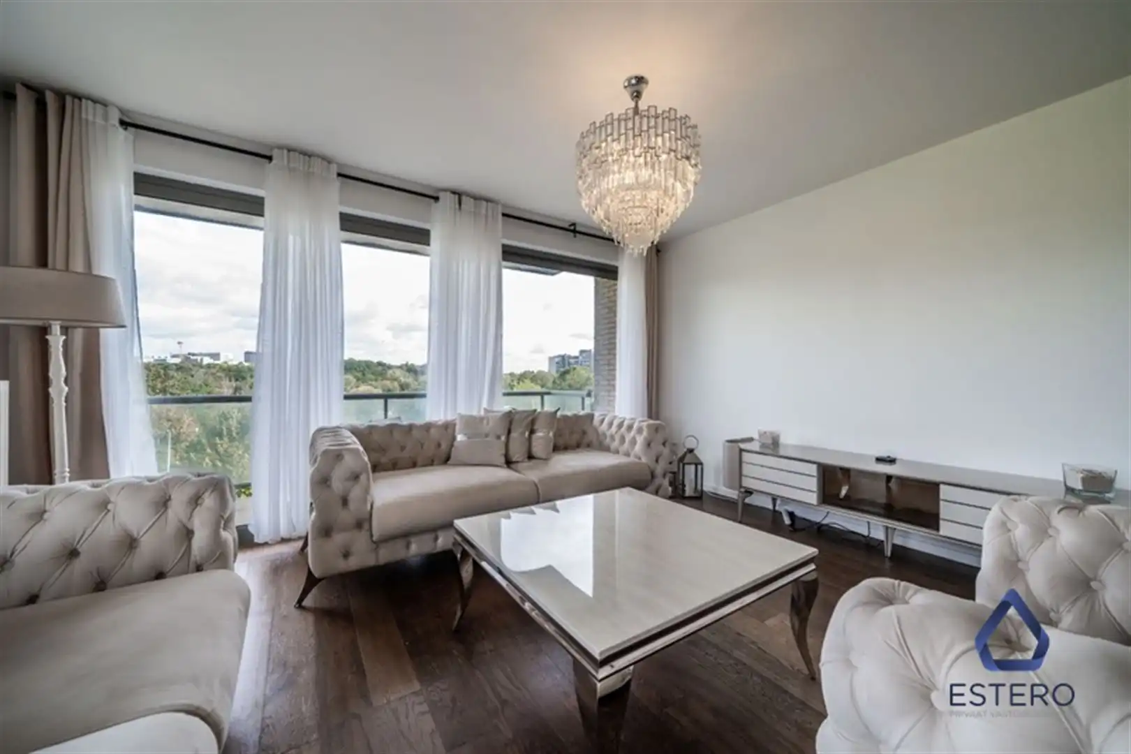 Ruim en lichtrijk appartement met 3 slaapkamers en terras foto 3