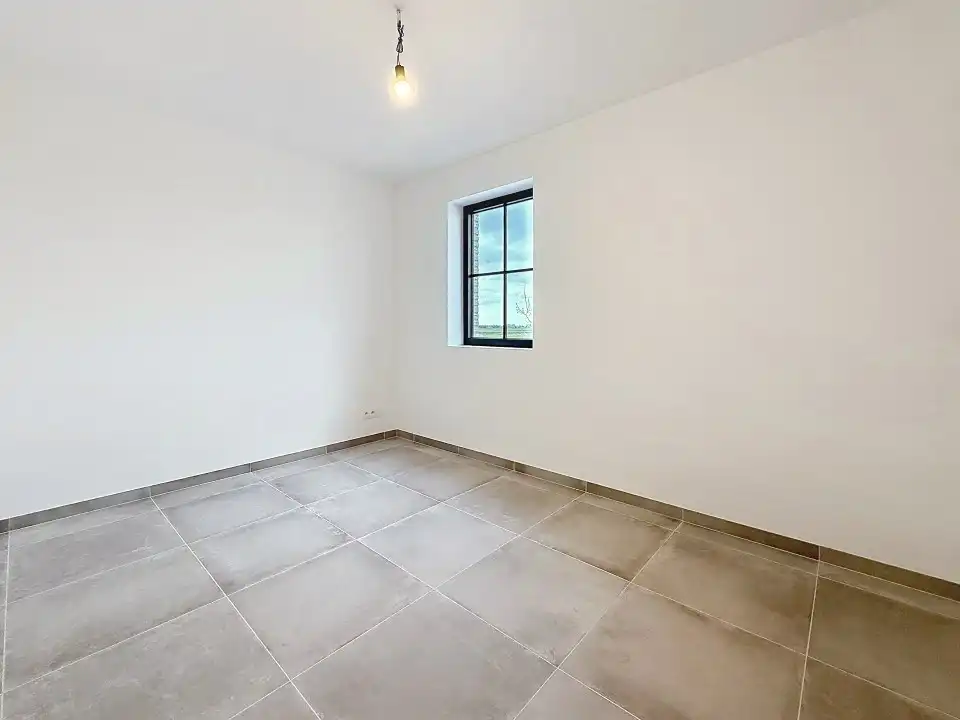 Ruime nieuwbouwwoning met tuin, carport en extra bergruimte foto 7