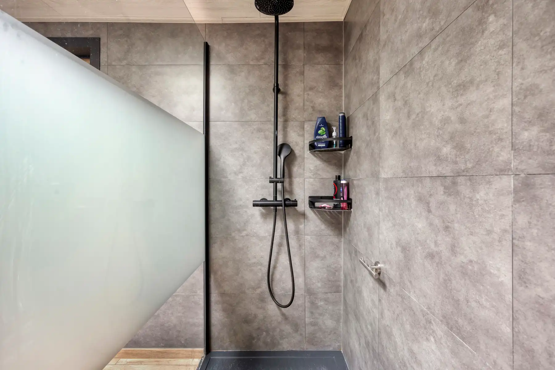 TE KOOP - instapklare halfopen bebouwing met 3 slaapkamers foto 11