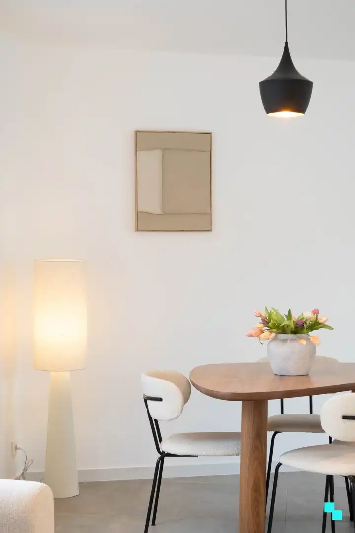 Volledig gerenoveerde woning met zicht op de velden foto 6