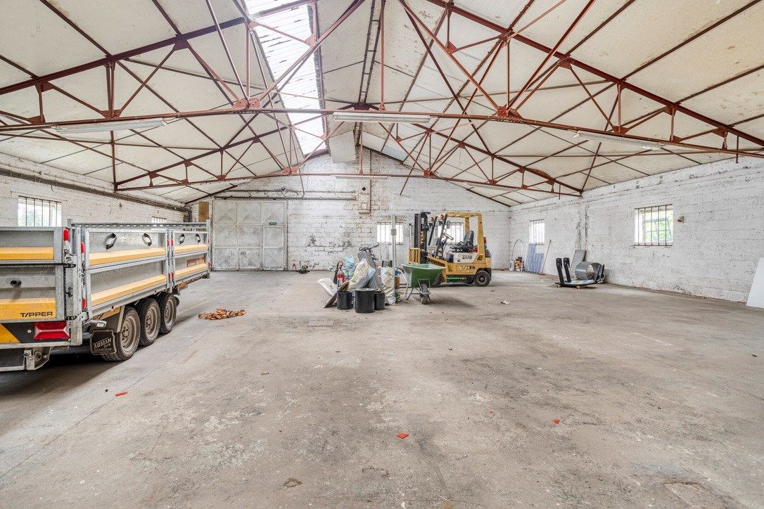 Halfopen bebouwing met werkplaats en loods te koop te Vichte. foto 32