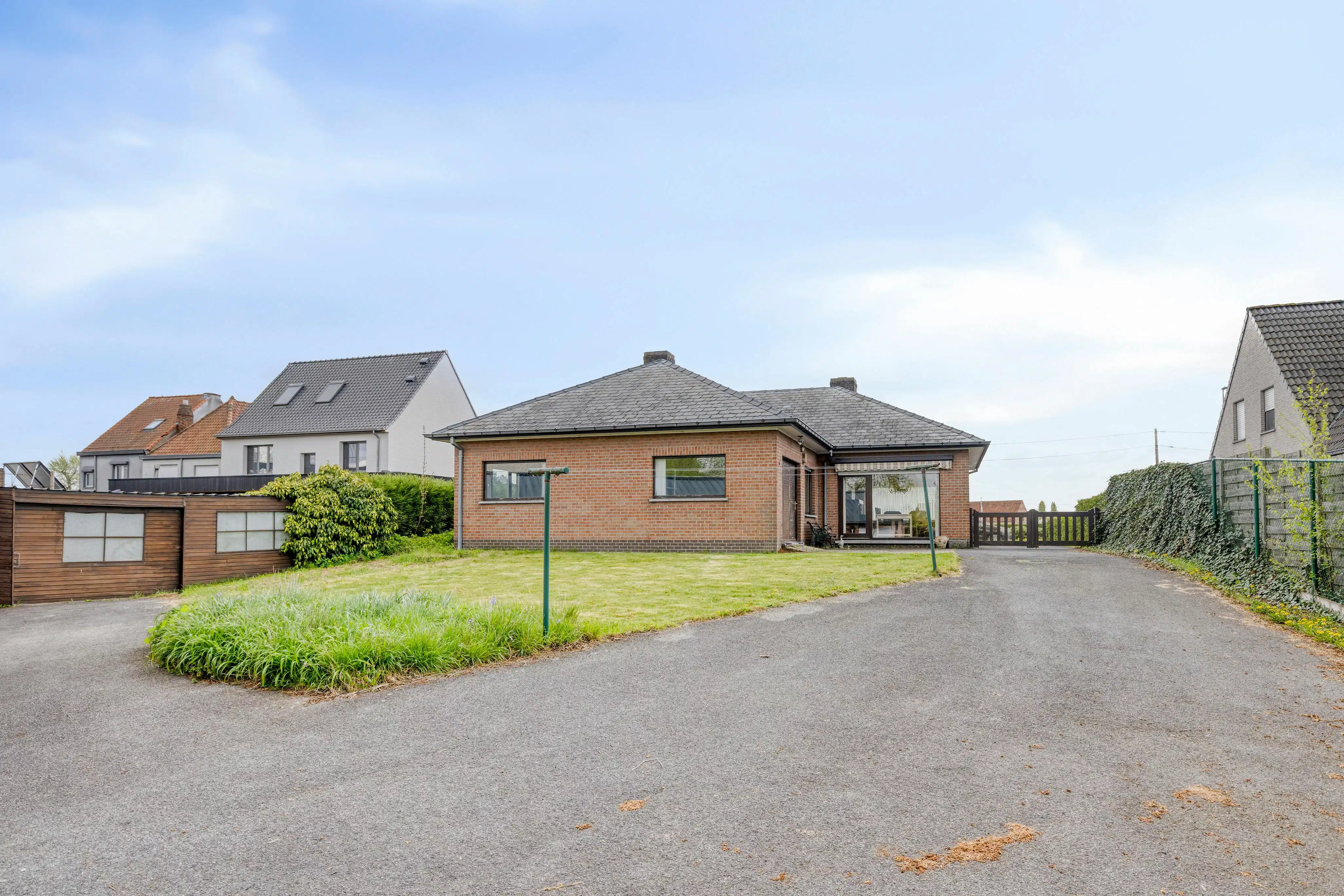 Open bebouwing met atelier en garage te koop in Zulte foto 19