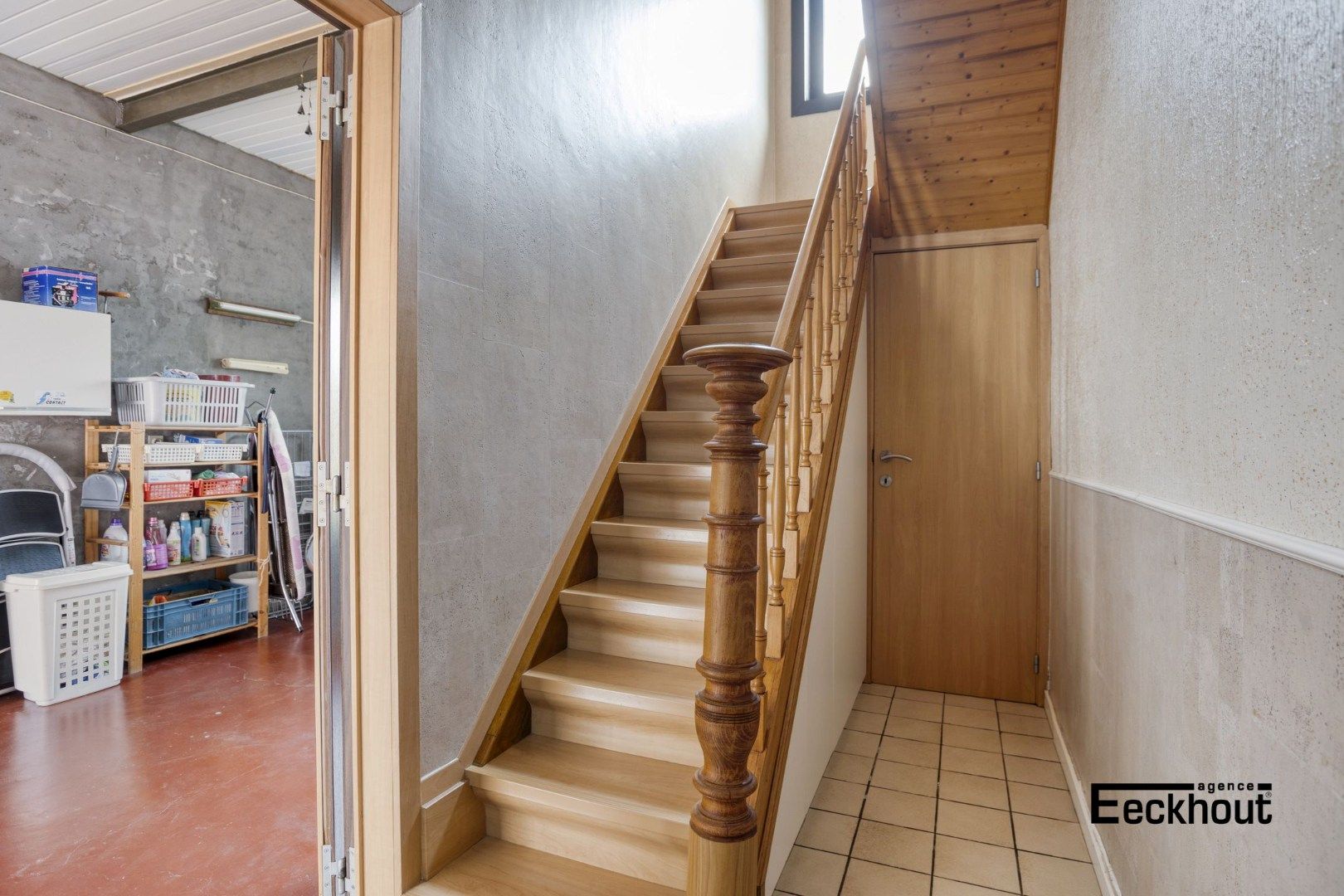 Ruime instapklare bel-étage rijwoning met tuin, terras en garage in Oostende foto 16