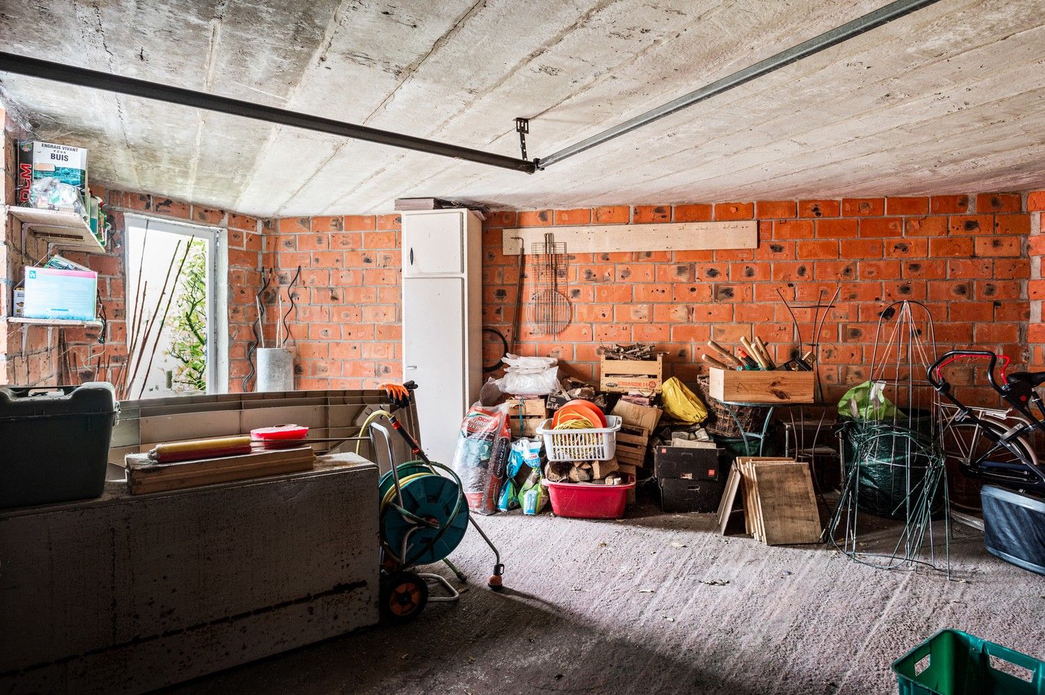 Ruime halfopen bebouwing met garages op uitstekende ligging foto 21