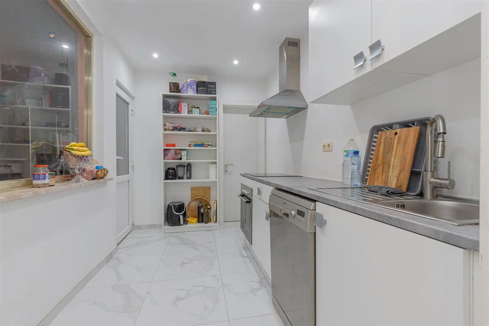 Charmante woning met renovatiepotentieel foto 7