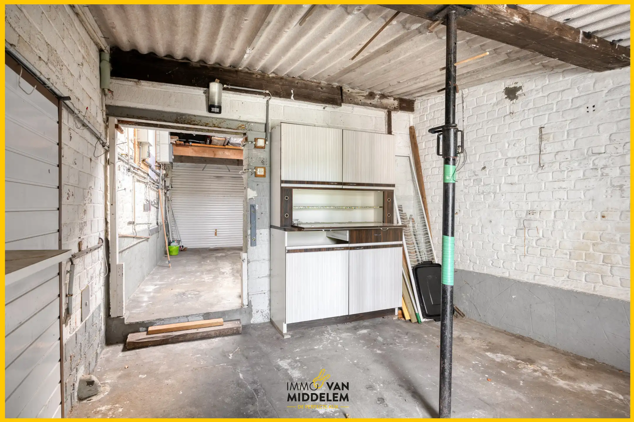 TE RENOVEREN STARTERSWONING MET TUIN EN GARAGE foto 16