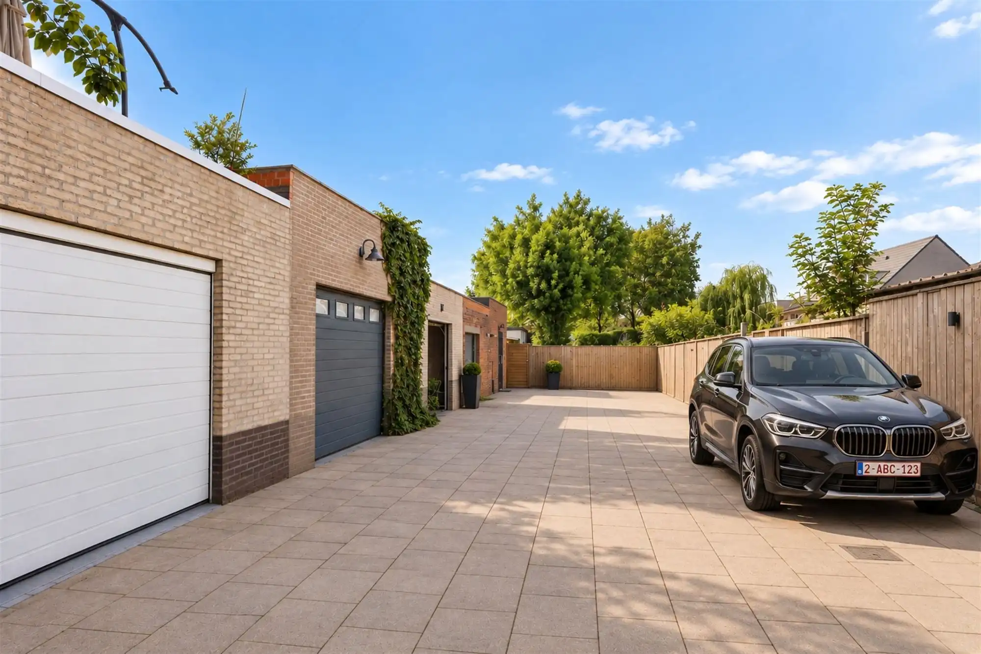 Verrassend ruime instapklare gezinswoning met garage foto 28