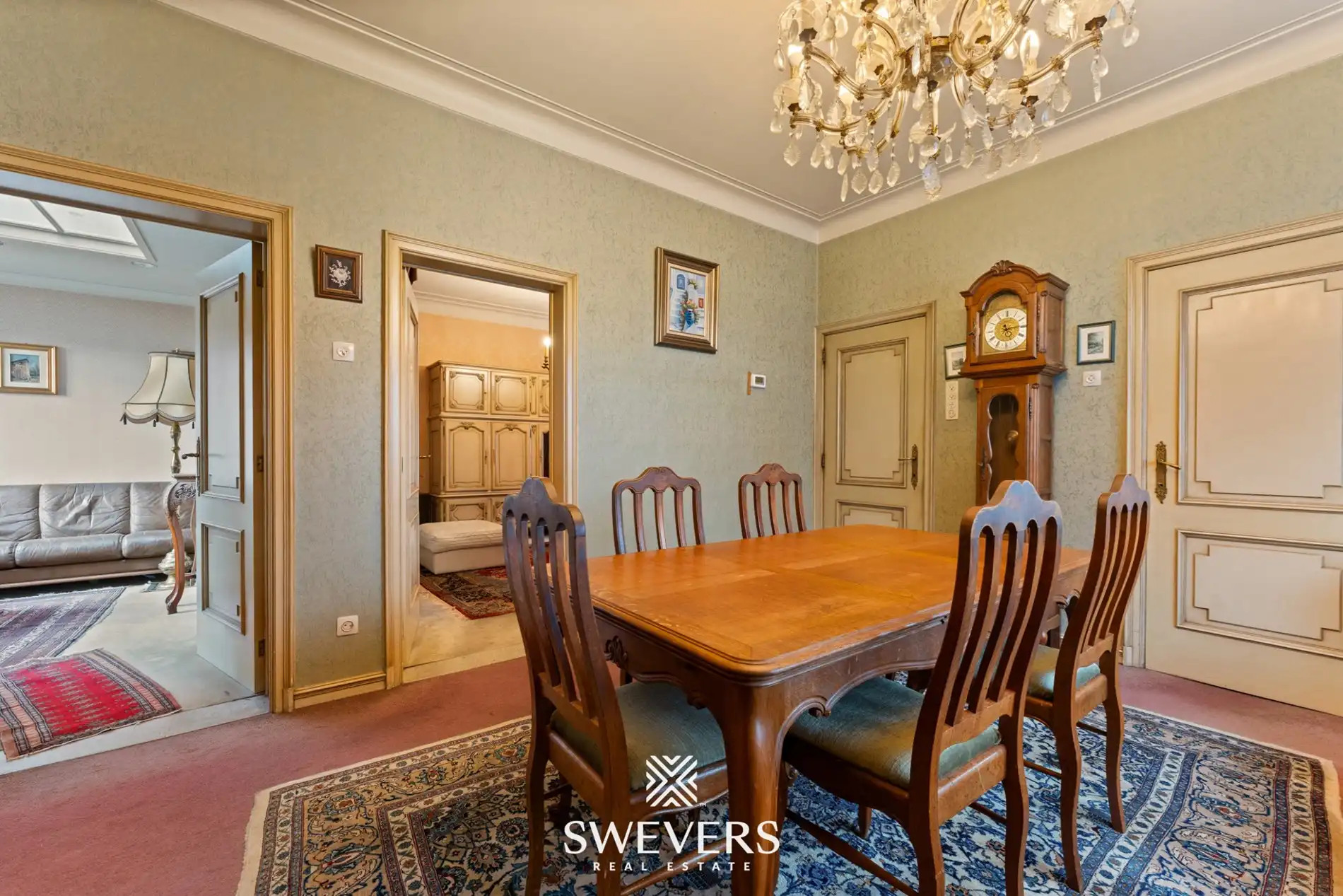 Karaktervolle halfopen bebouwing met uitzonderlijk potentieel en zonnige tuin nabij Hasselt centrum foto 5