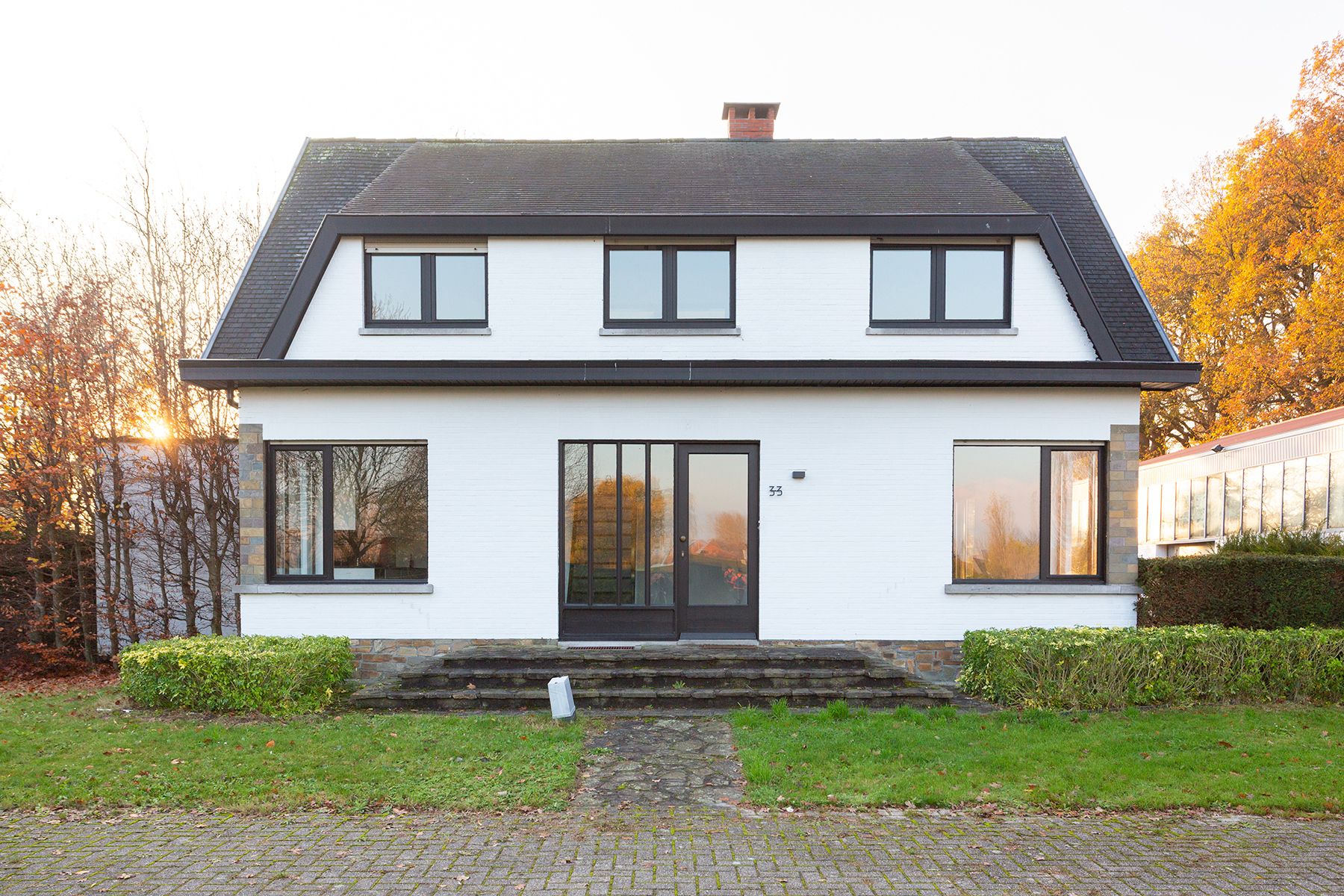 Edegem - Villa met 4 slpkamers + garage + ruim magazijn 500² foto 3