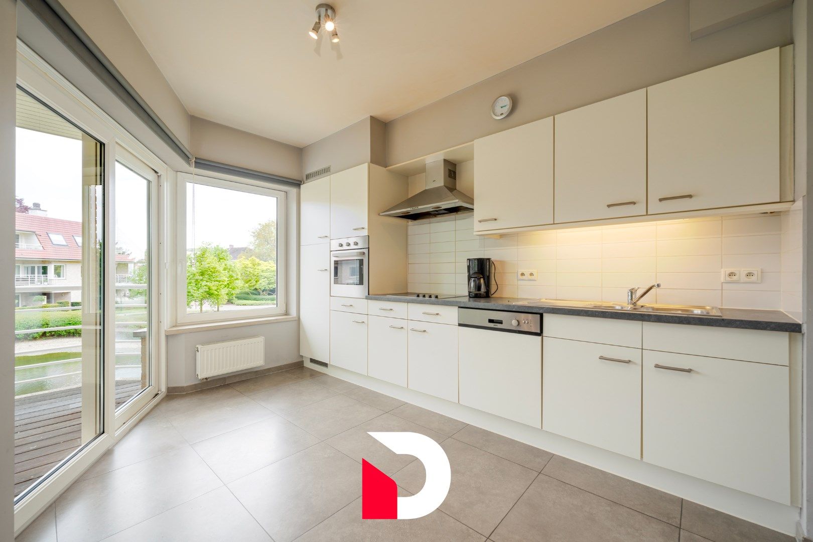 Hoekappartement met 3 slaapkamers en prachtig zicht in hartje Jabbeke foto 8