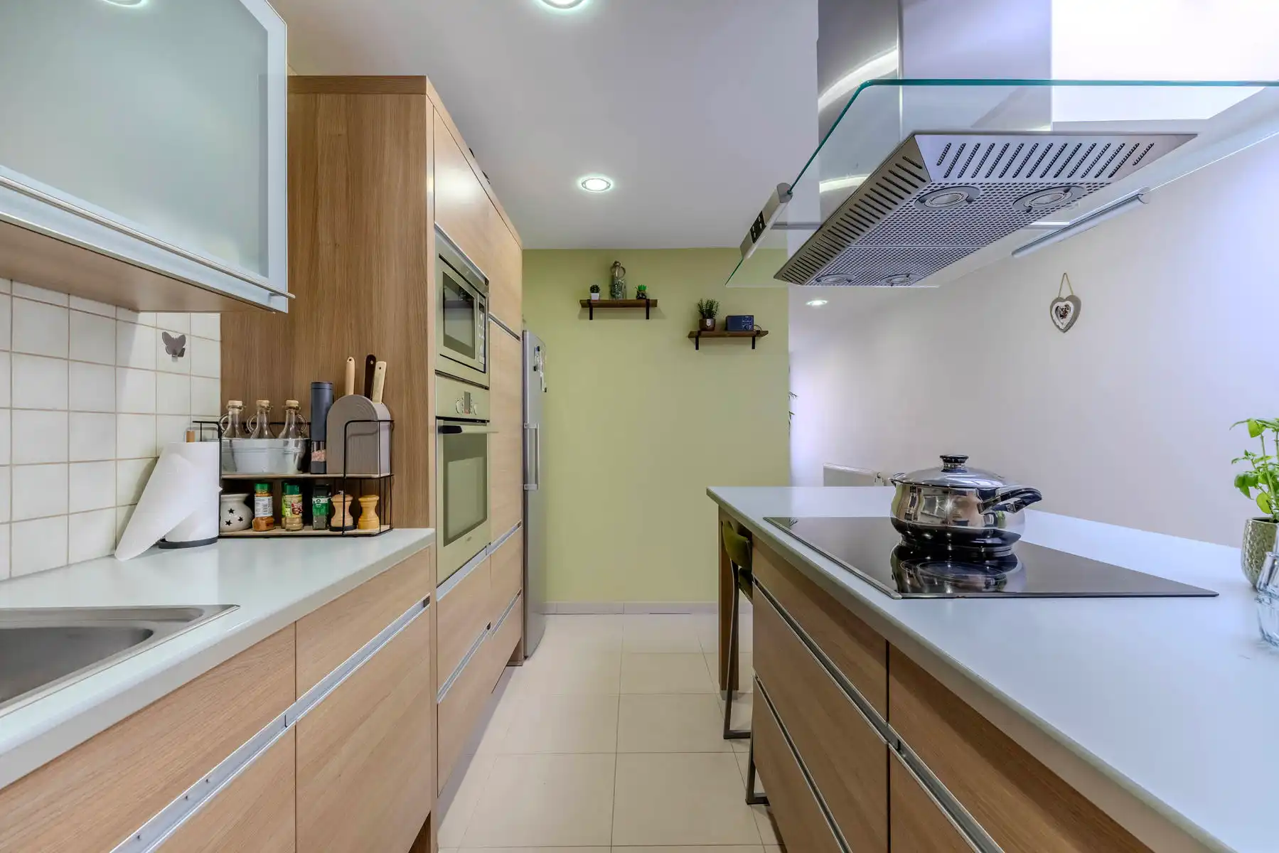 Gerenoveerde woning met 2 slpk, terras met tuin en bijgebouw foto 11