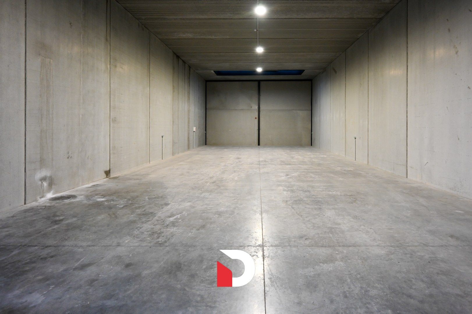 Recente KMO-unit met 2 parkeerplaatsen op toplocatie te Brugge foto 3