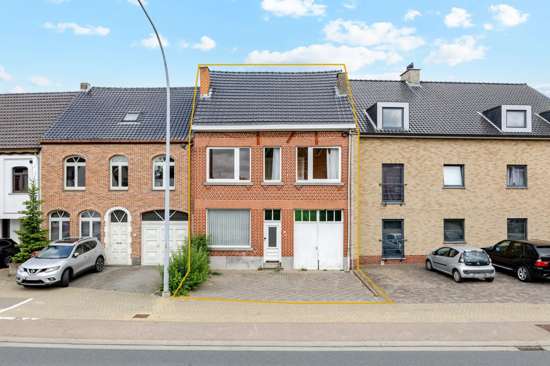 Te renoveren woning met grote tuin en garage te Haaltert foto 2