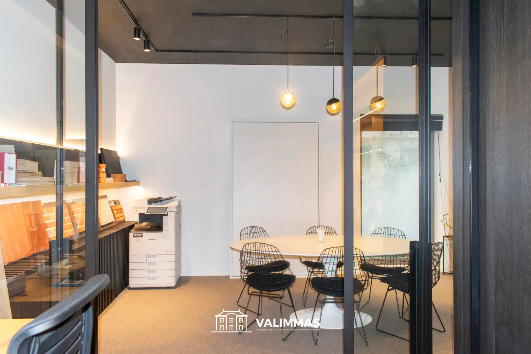 Bijzonder stijlvol ingerichte praktijk- of kantoorruimte... foto 9