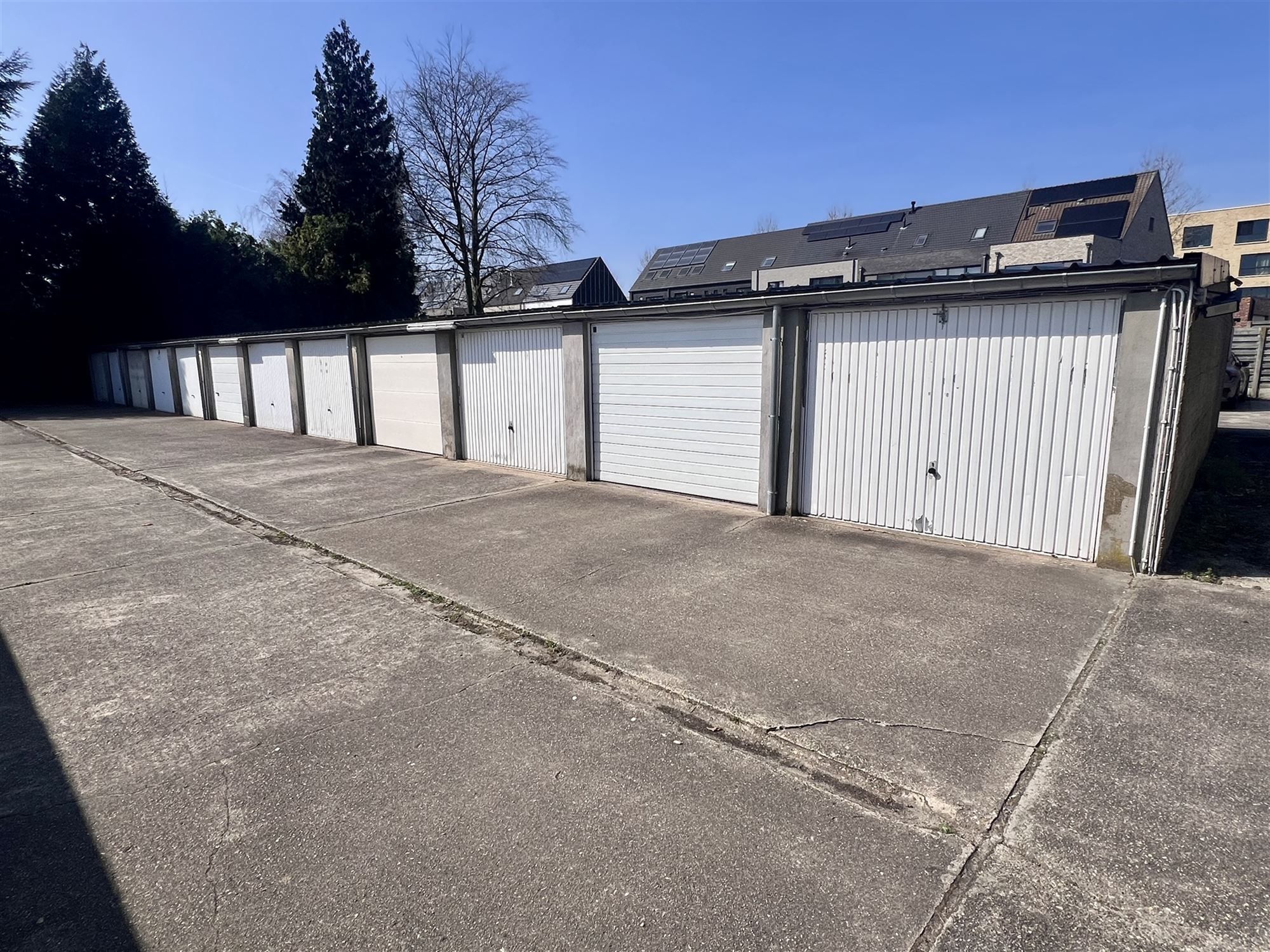 Appartement met 2 slpks, terras en garage foto 18