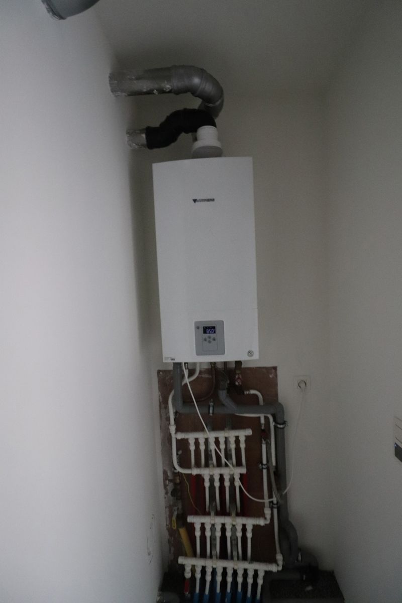 Prachtig appartement (2 slaapkamers met apart bureel) van 103m² op het gelijkvloers rechts met tuin en ondergrondse parkeerplaats. foto 7