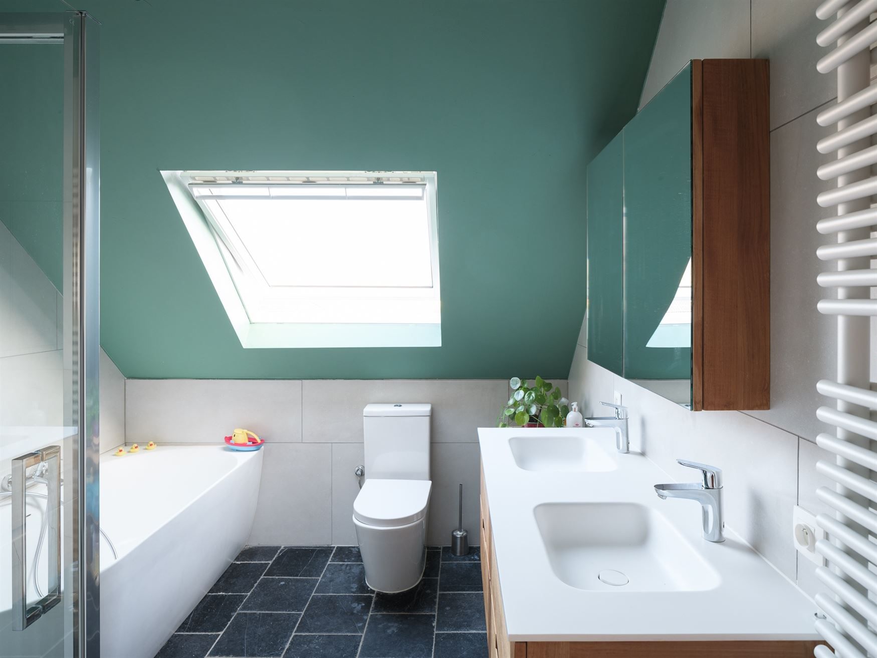 Gezinswoning met 3 slaapkamers, tuin, garage in rustige wijk bij Gent. foto 12