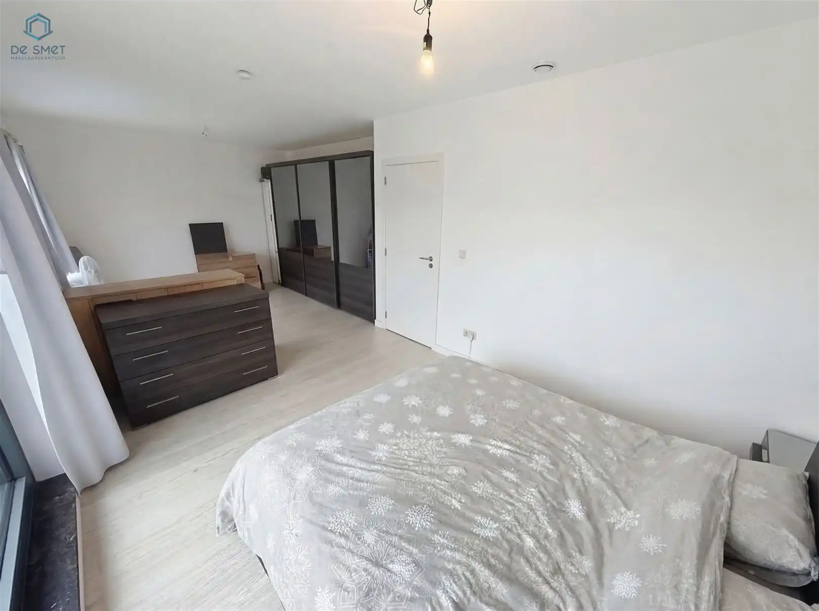 Instapklare nieuwbouwwoning met 3 slaapkamers, commerciële ruimte en ruime zolder foto 15