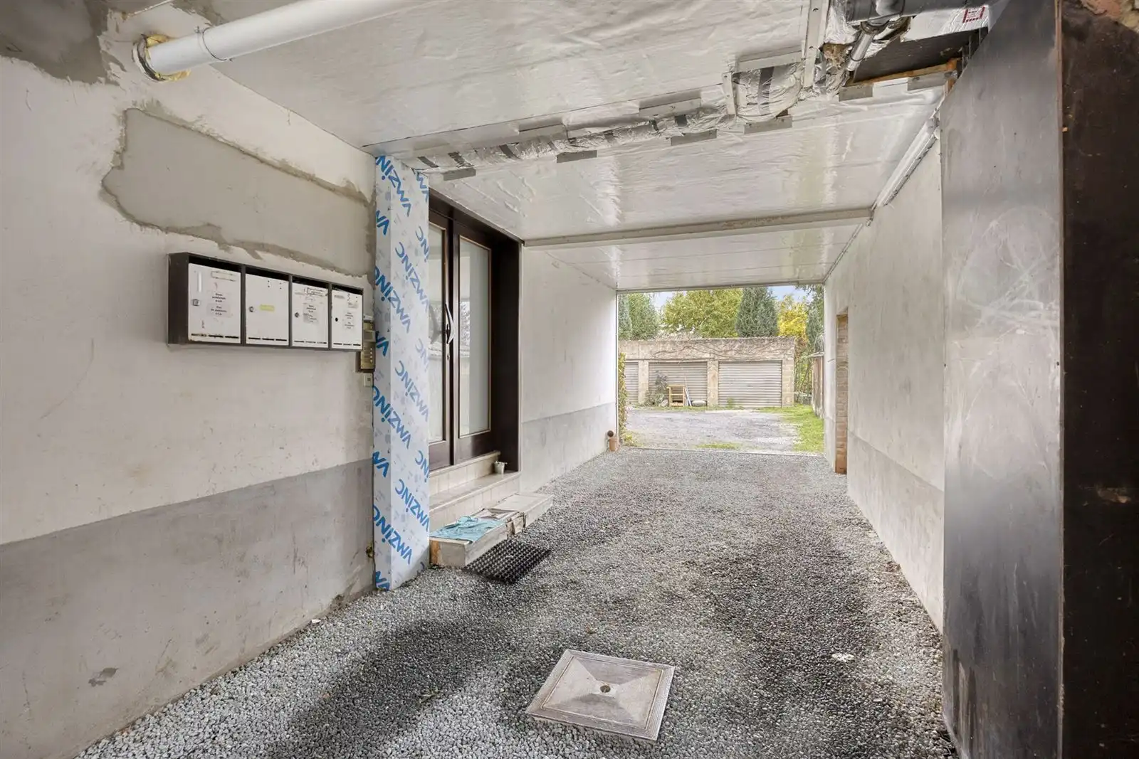 Instapklaar 1-kamer appartement met parking en tuin  foto 11