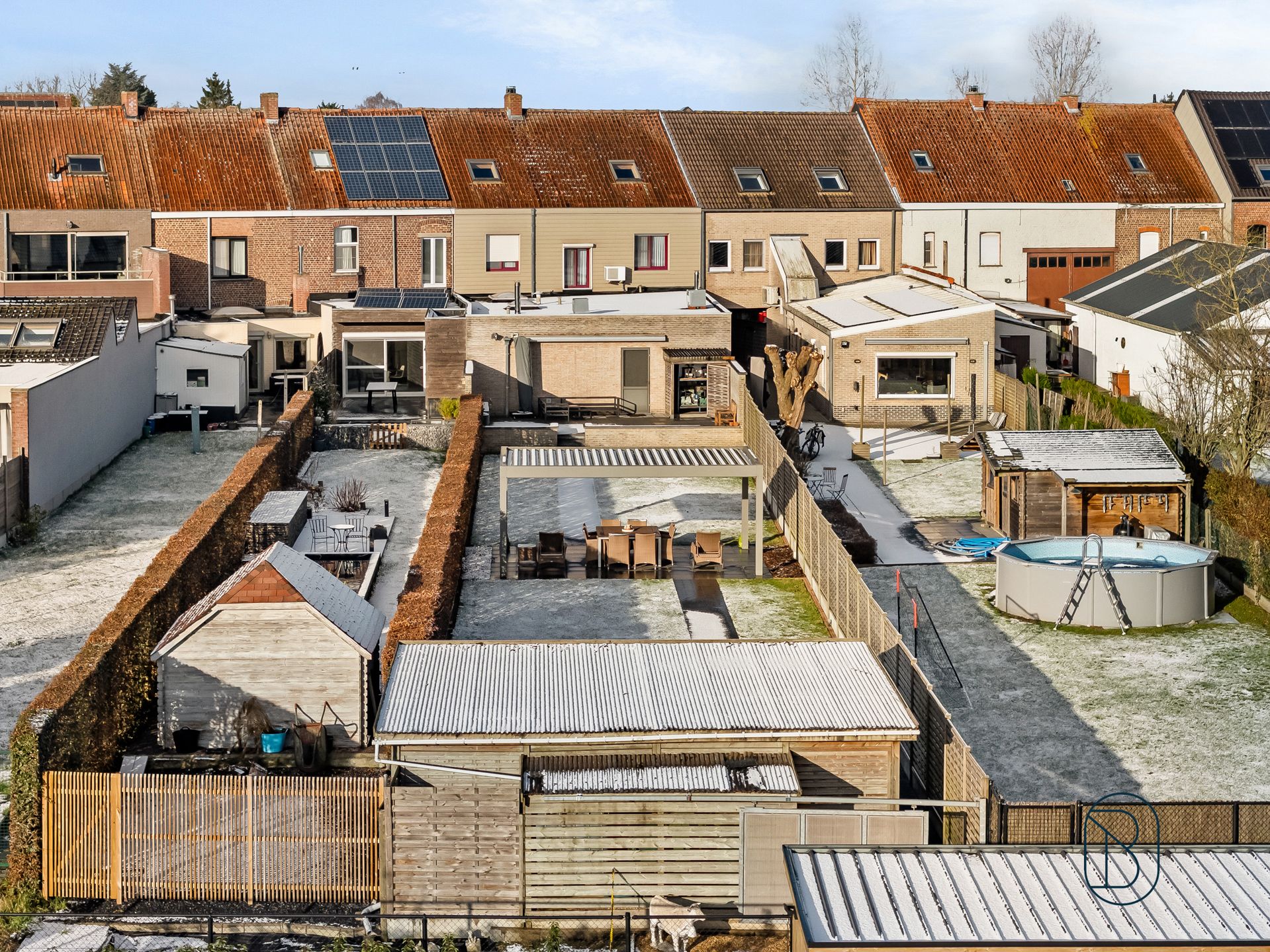 Topgelegen handelspand met woonst foto 2