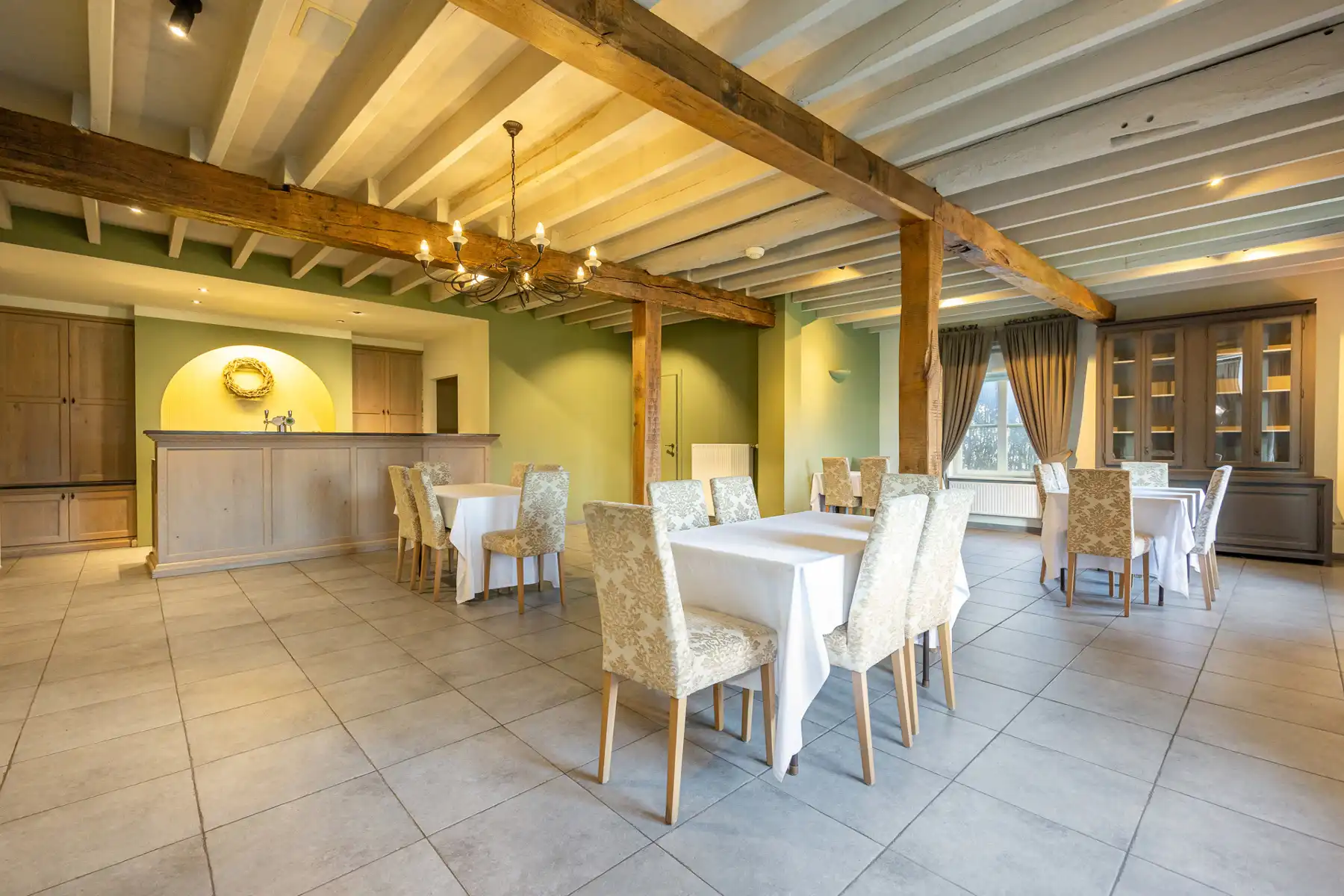 Woning met handelspand (voorheen restaurant) op een perceel van 2.128 m². foto 10