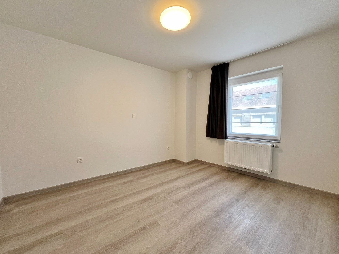 Gerenoveerde rijwoning met 3slaapkamers en zonnige koer.  foto 13