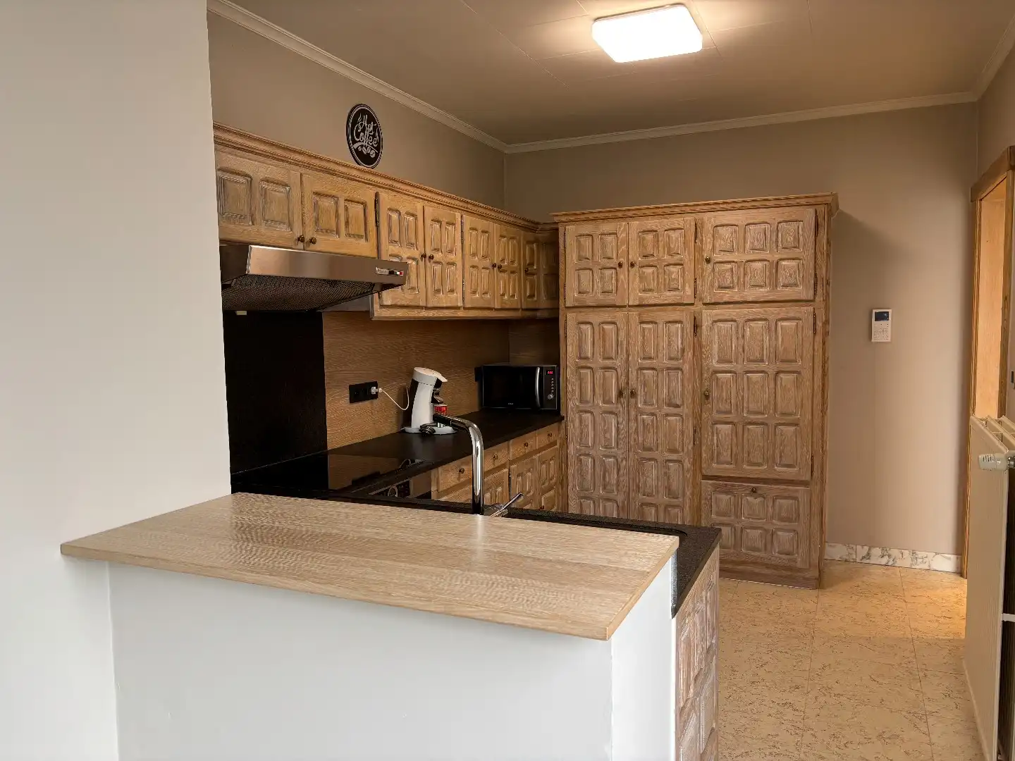 Mooi gerenoveerde woning met 3 slaapkamers, grote garage en tuin! foto 8