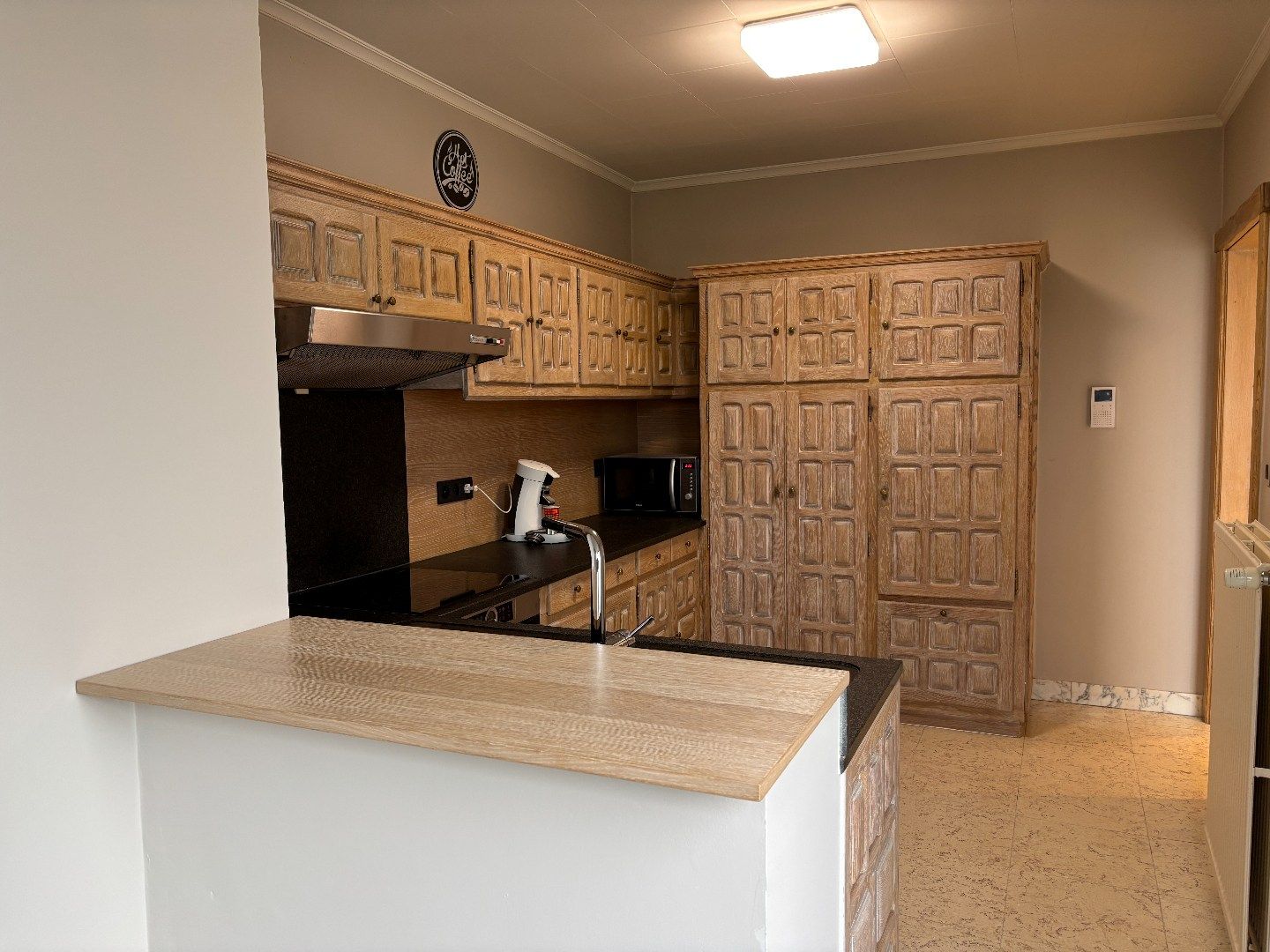 Mooi gerenoveerde woning met 3 slaapkamers, grote garage en tuin! foto 8