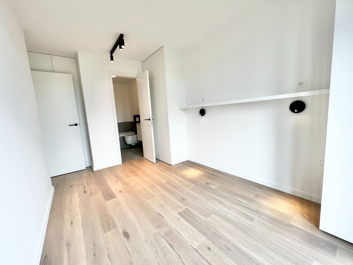 Prachtig tuinappartement in een villaresidentie foto 8