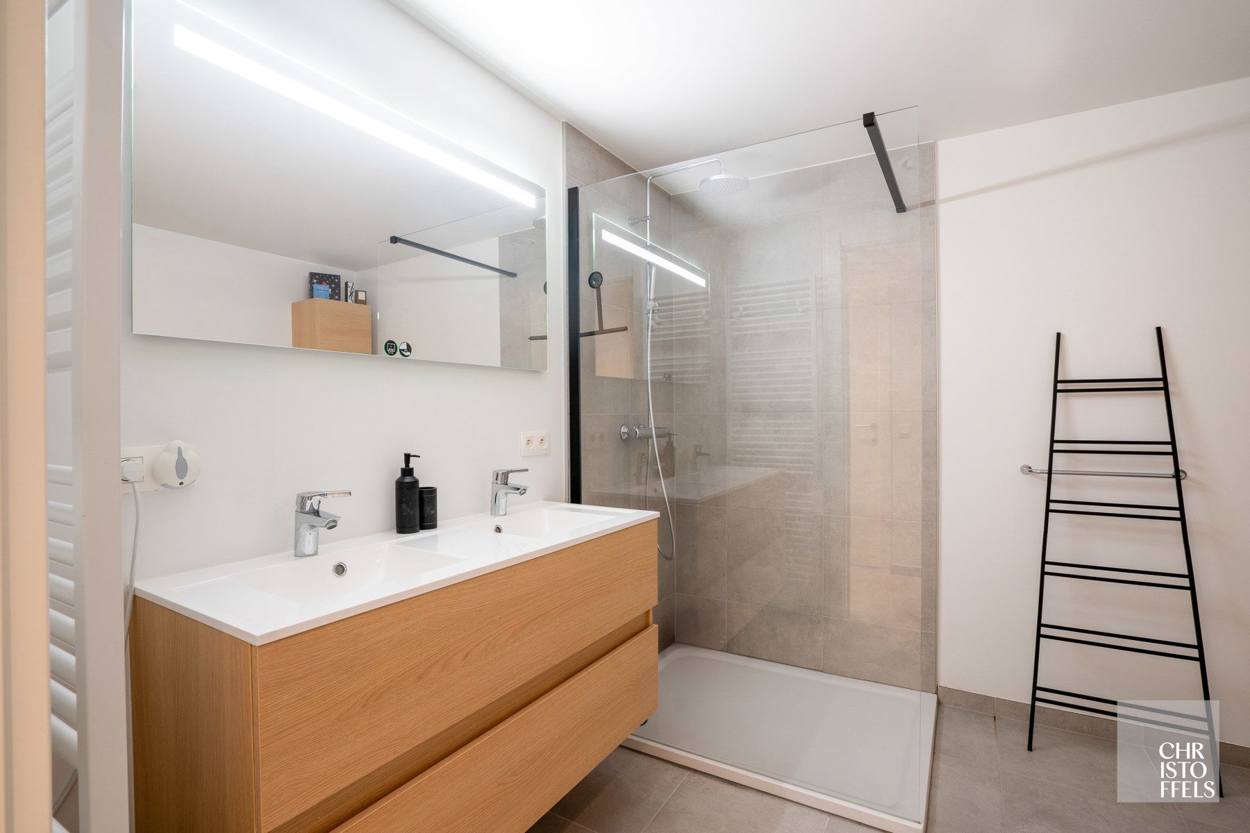 TE HUUR - Energiezuinig nieuwbouwappartement met zuidelijk terras nabij Lanaken centrum! foto 9