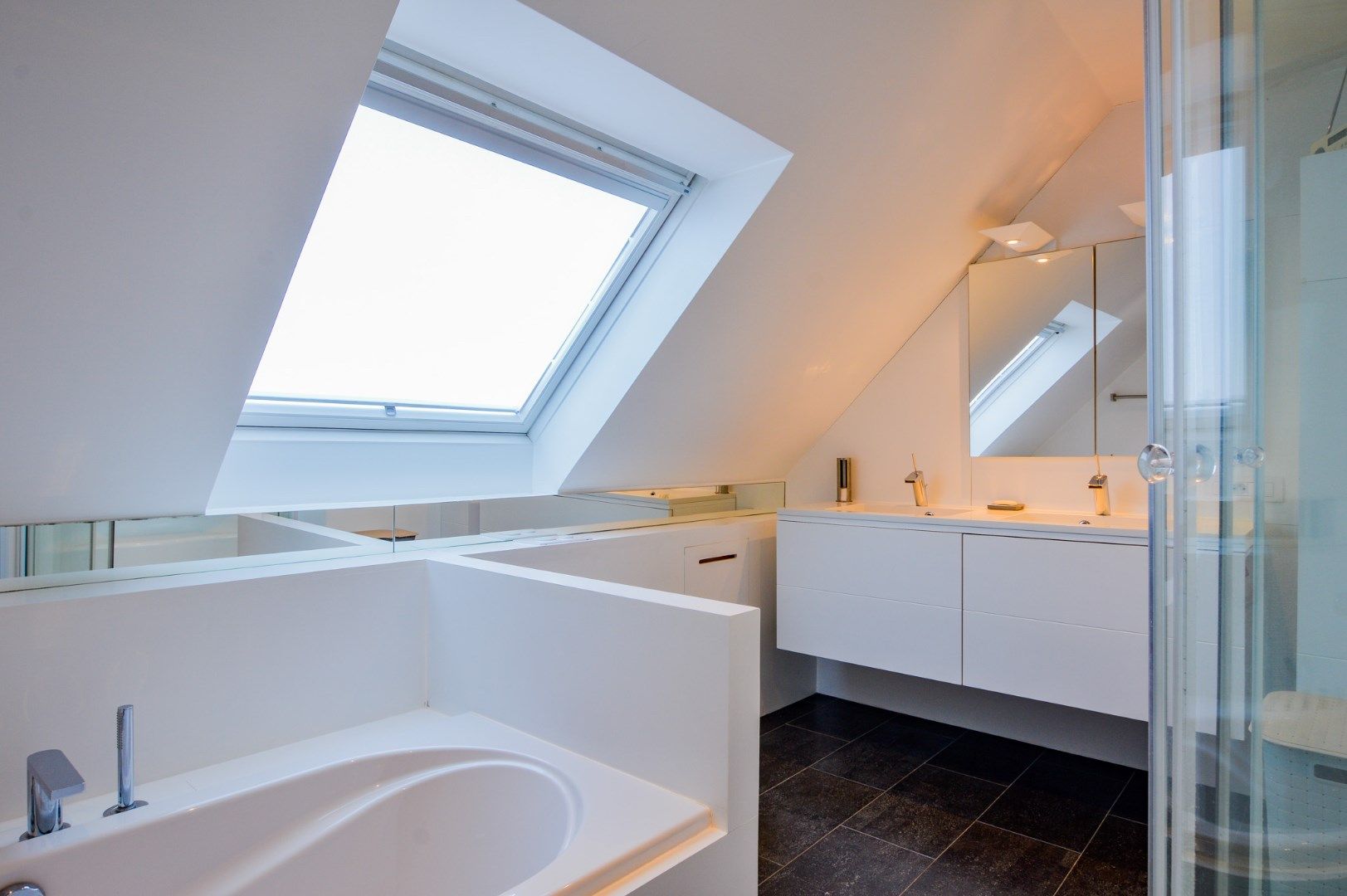 Instapklare villa te koop in residentiële wijk nabij centrum Jabbeke foto 14