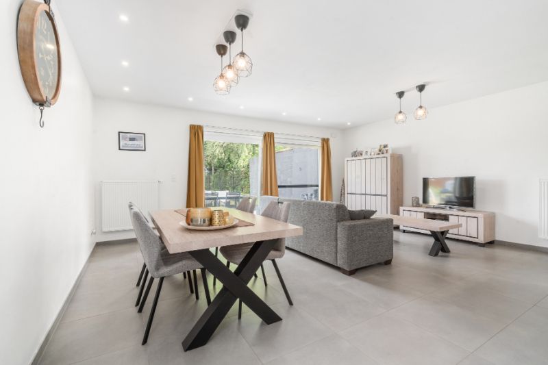 Mooie recente woning met 4 slaapkamers op 410m² foto 6