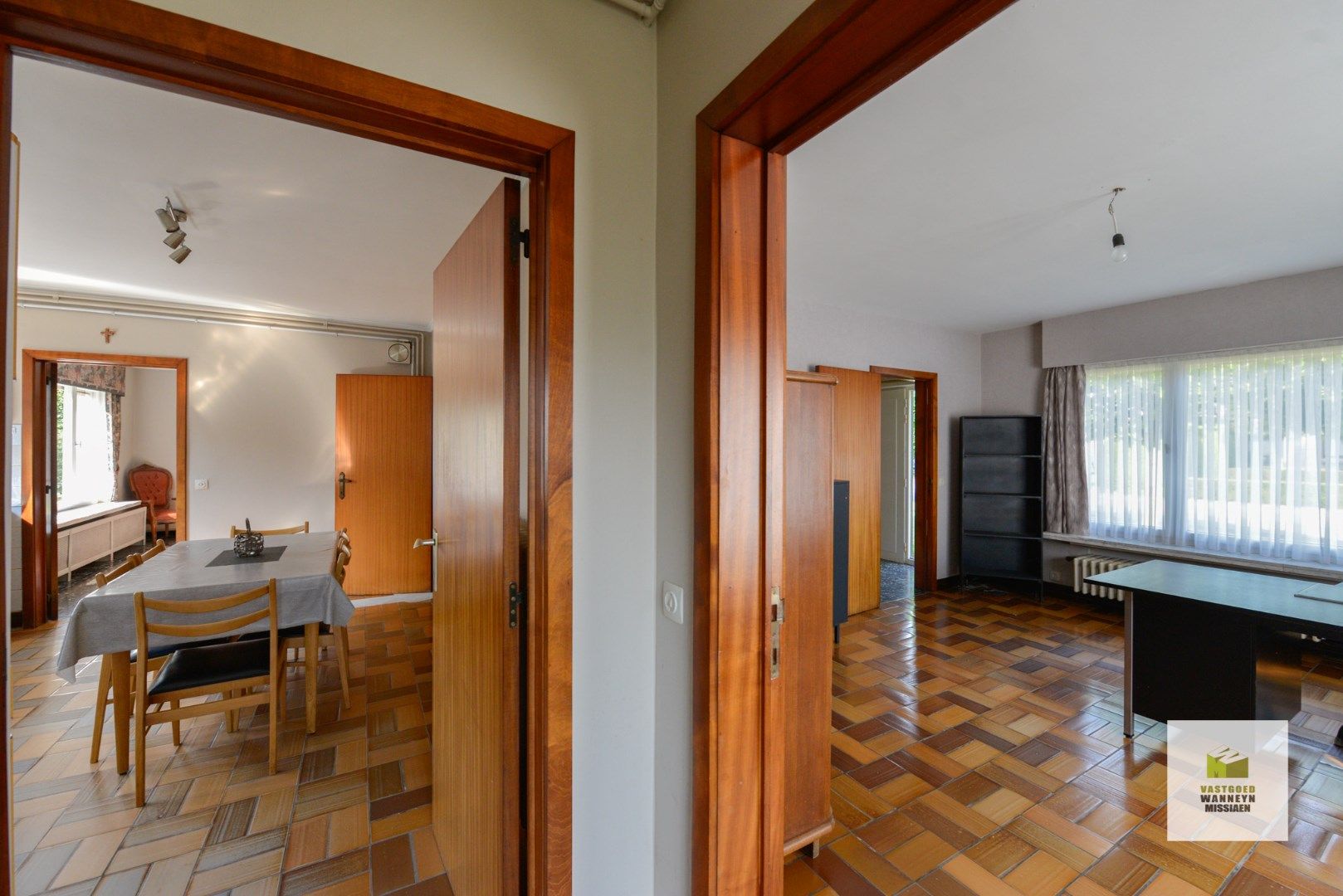 Statige villa met 3 slaapkamers en praktijkruimte met opslagplaats/atelier van 114 m2  foto 8