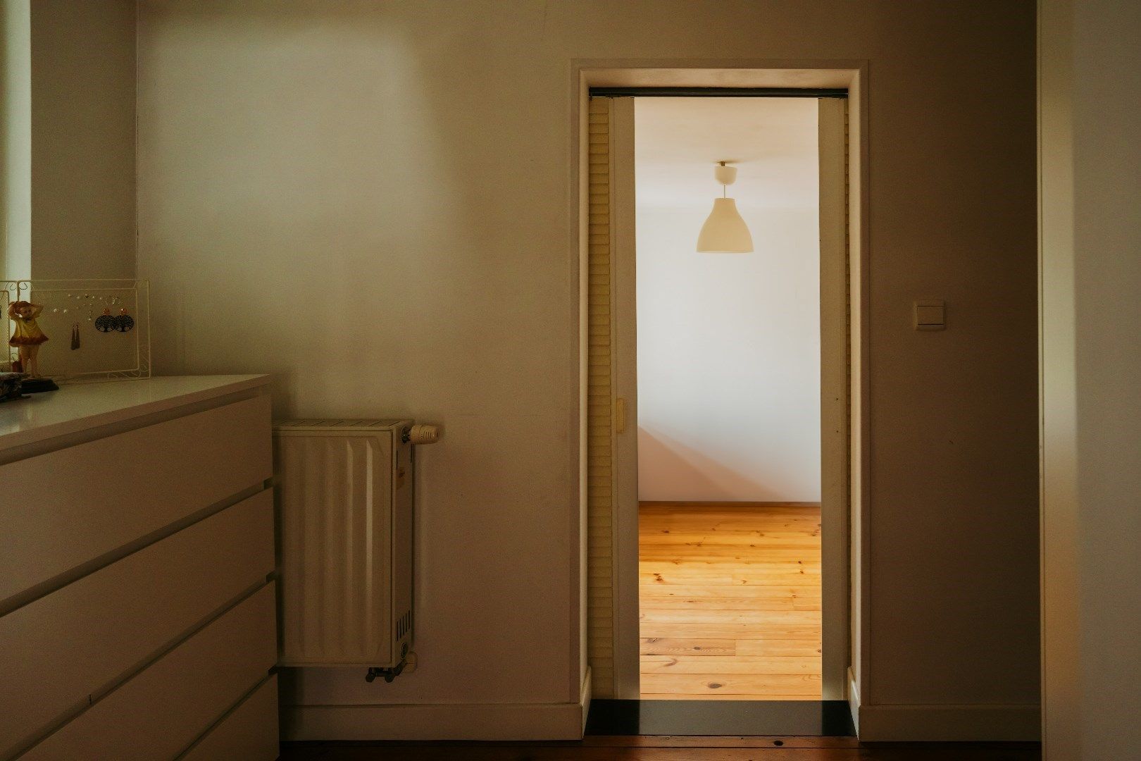 Rijwoning met 3 slaapkamers, garage en tuin in het hartje van Bassevelde foto 14