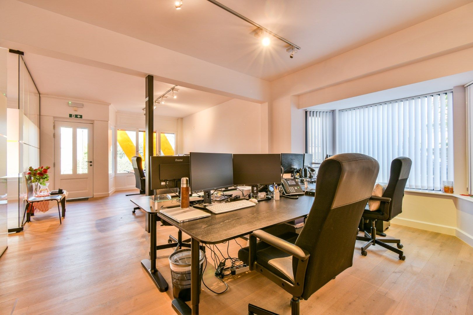 Wonen én werken op toplocatie in Oostkamp! foto 6