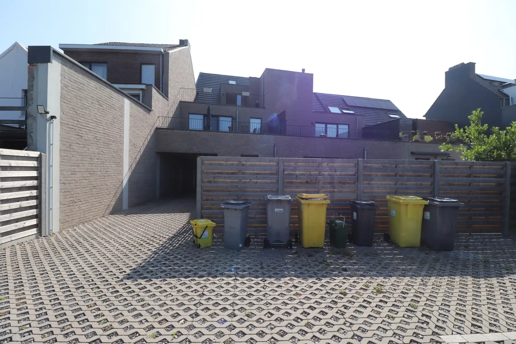 Energiezuinig (E-peil 20) appartement op de tweede verdieping met 3 slaapkamers, terras en autostaanplaats. foto 14