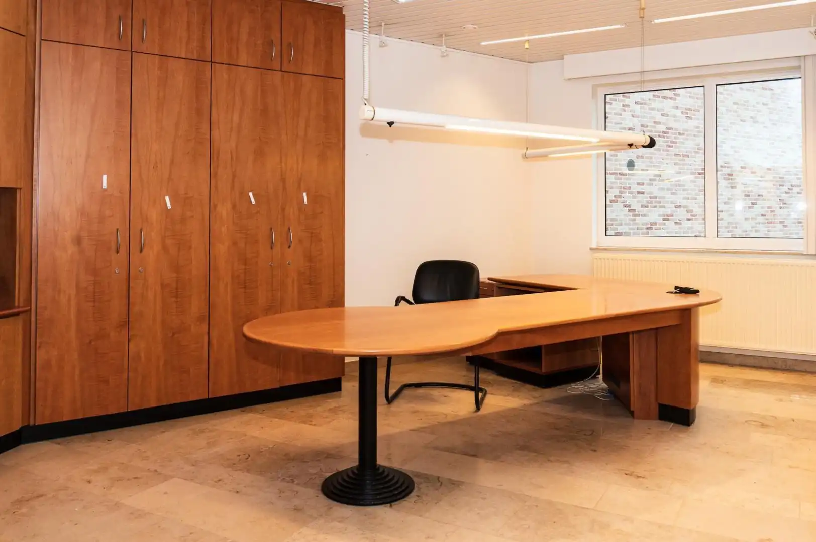 Kantoorruimte:Winkelruimte te huur in Voeren – 184 m² met parkeergelegenheid foto 15